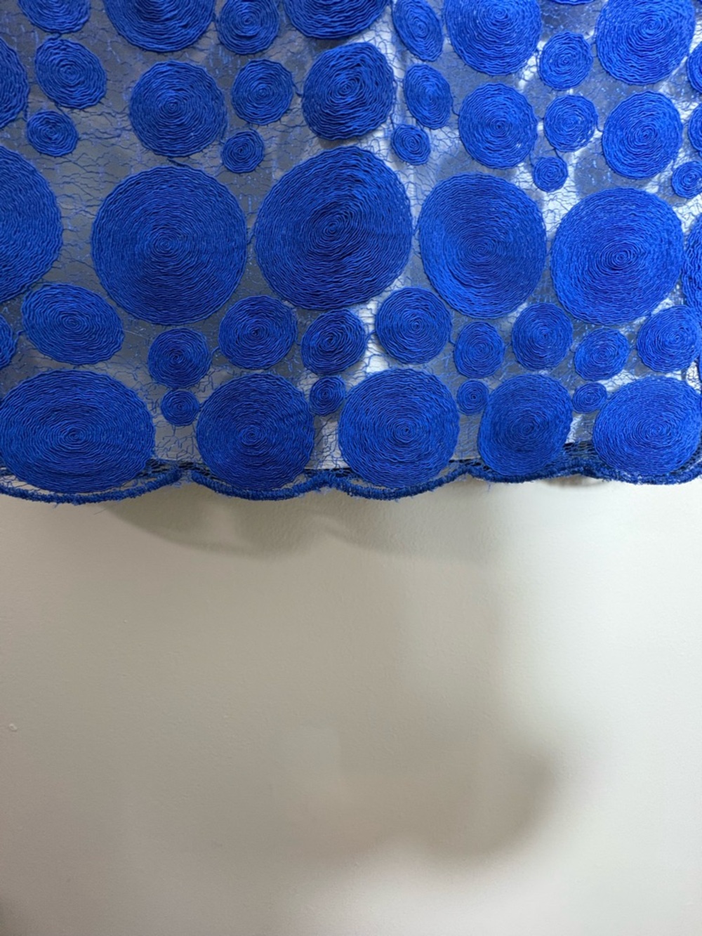 Alice + Olivia Cobalt Blue Sleeveless Circle Lace Sheath Dress Silk Lined - Picture 6 of 14